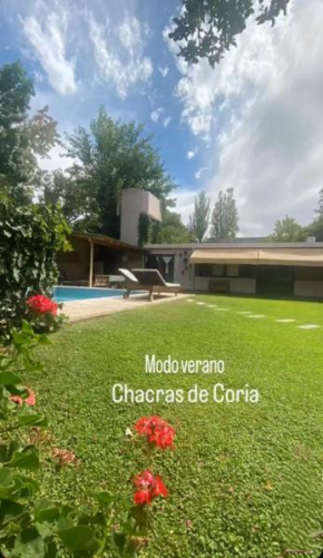 Berdina casa estilo loft con pileta privada en el corazón de Chacras de Coria